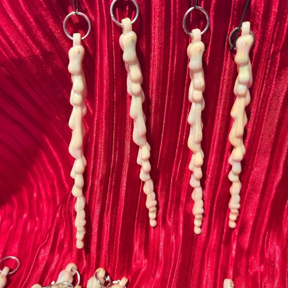 24 vintage Elegant Cream Icicle Christmas tree decorations- preloved - Picture 3 of 8